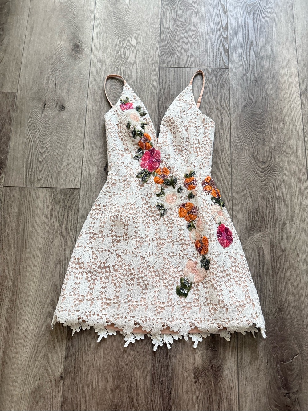 helsi chloe white lace deep v-neck 3d floral applique mini party dress size XS